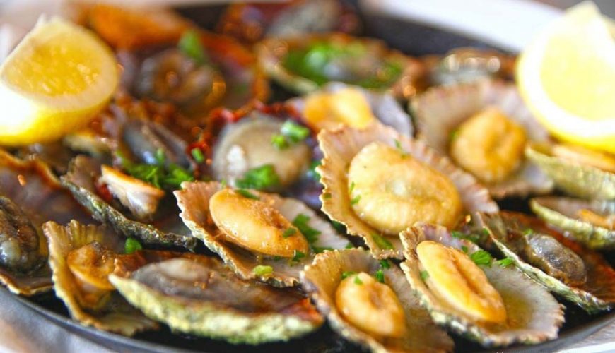 Provar a culinária local da Madeira: lapas
