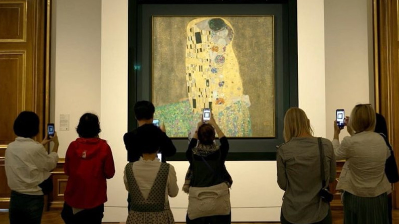 O Beijo, de Klimt, exposto no Palácio Belvedere