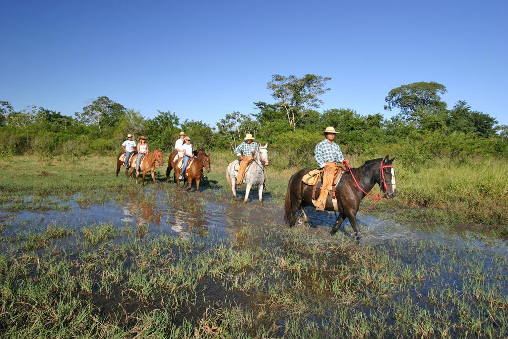 Passeio a cavalo pelas fazendas de Bonito