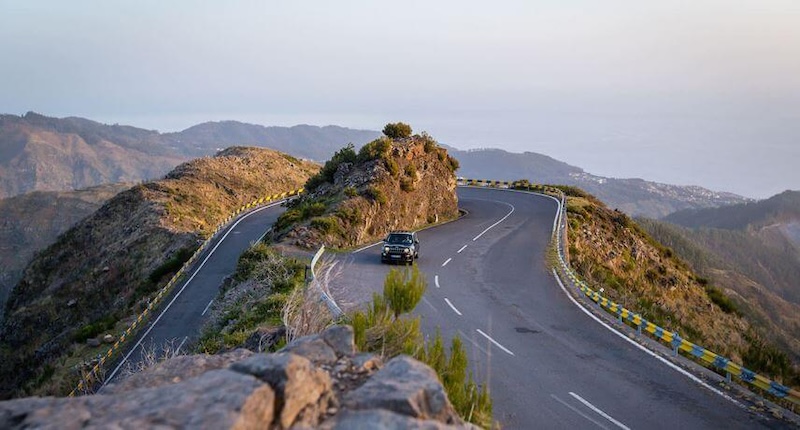 Estrada até ao Pico do Areeiro