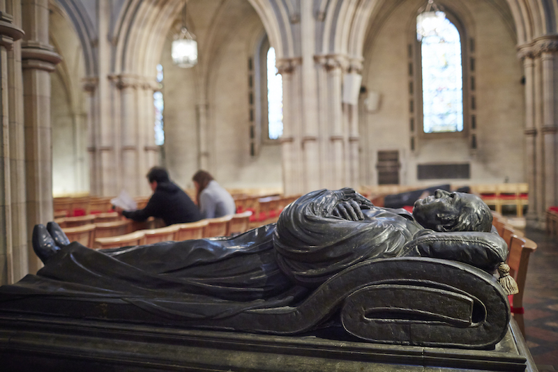 Tumba de Richard FitzGilbert de Claire na Catedral de Dublin