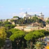 Vista aérea de edifícios em Roma em um dia ensolarado