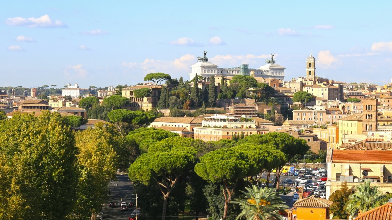 Vista aérea de edifícios em Roma em um dia ensolarado