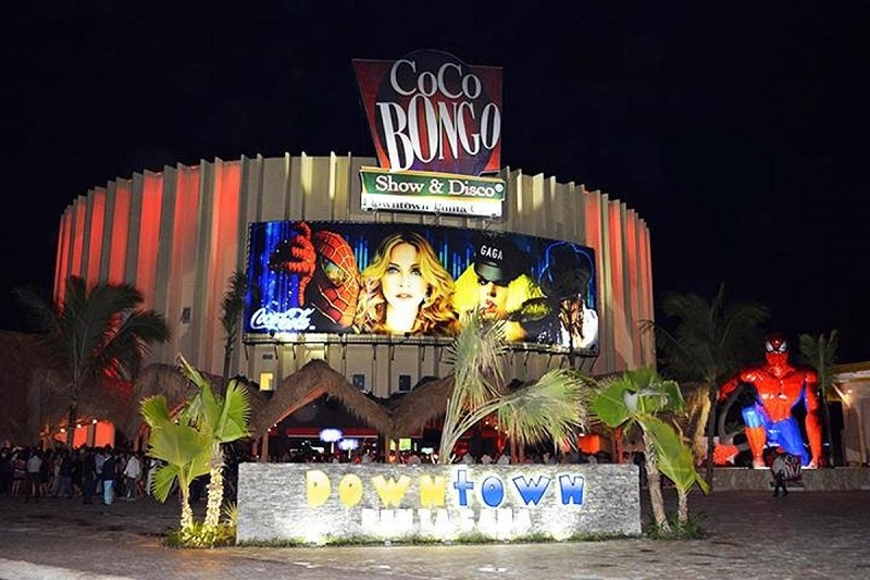 Fachada da balada Coco Bongo em Punta Cana