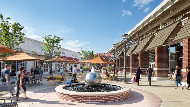 Interior do Chicago Premium Outlets