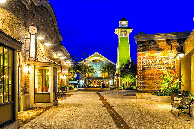 Disney Springs à noite em Orlando