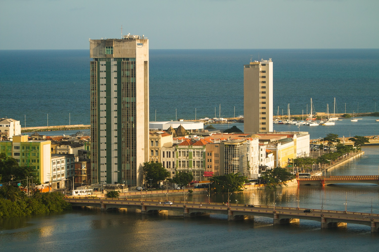 Onde fica Recife?