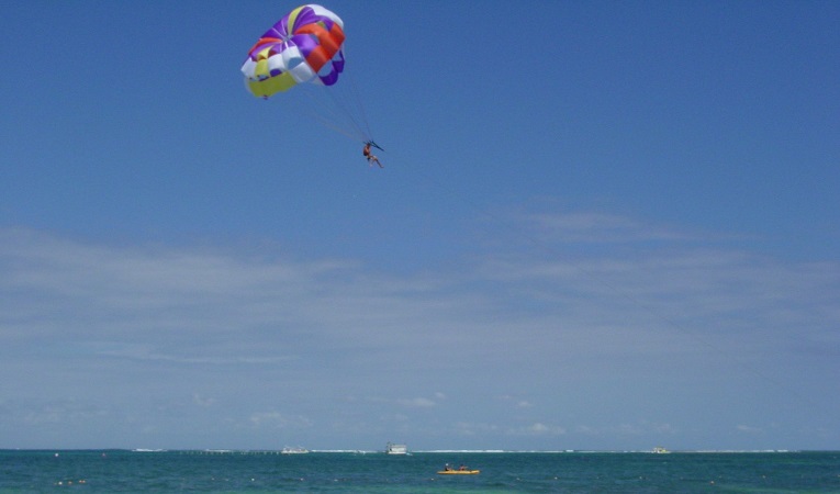 Voo de parasailing em Punta Cana: Dicas imperdíveis!