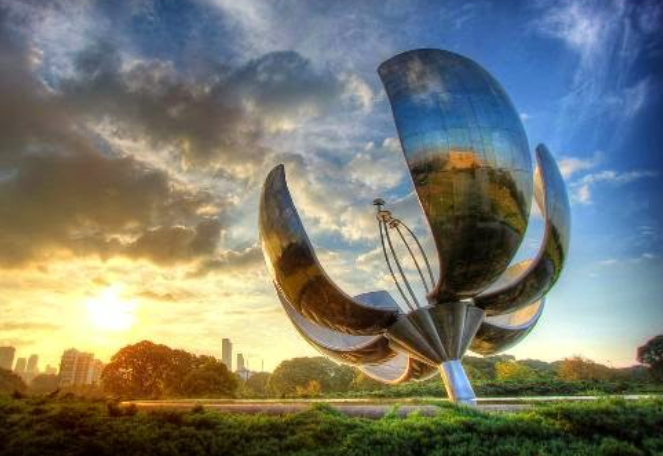 Floralis Generica – Flor de Metal