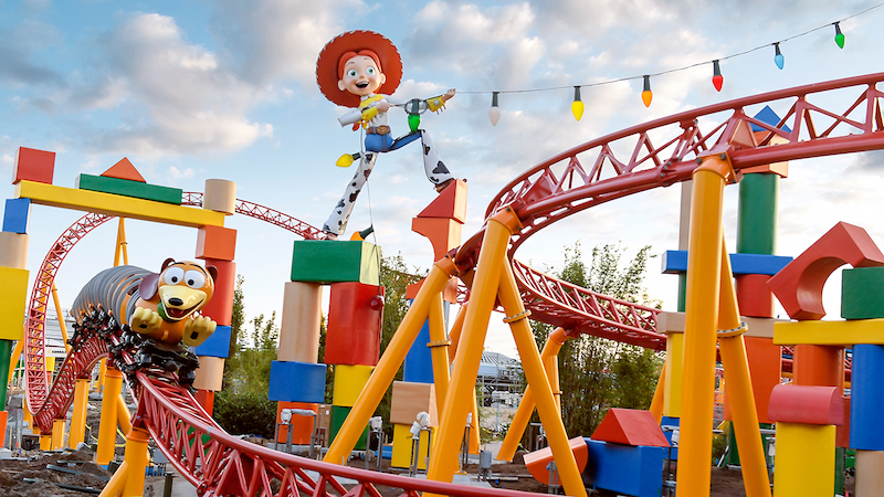 Diversão na Slinky Dog Dash no Hollywood Studios da Disney Orlando