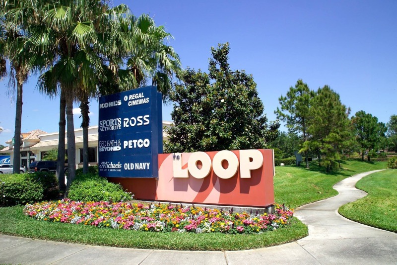 Entrada do outlet The Loop em Kissimmee