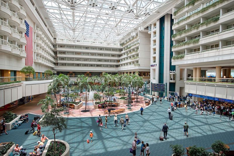 Interior do aeroporto de Orlando