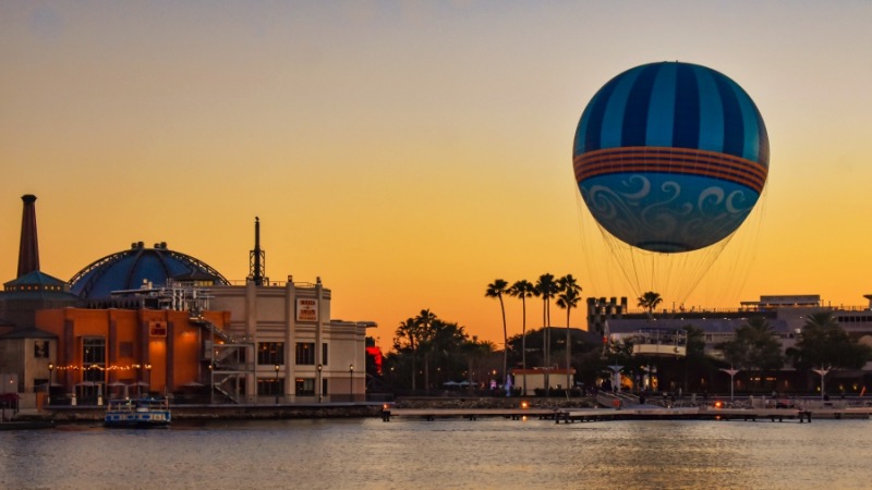 Paisagem de balão no Disney Springs em Orlando