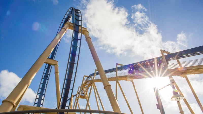 Trilho da montanha-russa Montu no Busch Gardens Tampa Bay