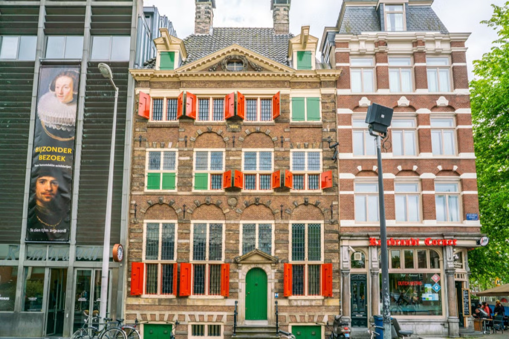 Fachada do Museu Casa de Rembrandt em Amsterdã
