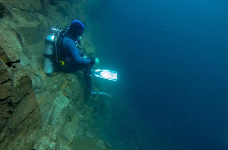 Mergulho pelo lago Moreno