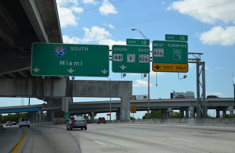 Estrada I-95 para viagem de carro de Orlando a Miami