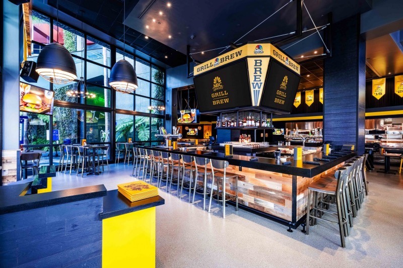 Interior do NBC Sports Grill & Brew no Universal CityWalk em Orlando