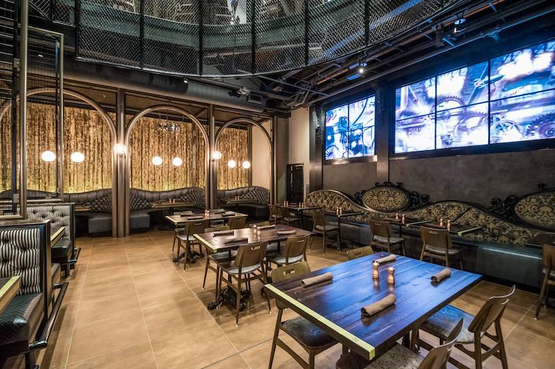 Interior do The Toothsome Chocolate Emporium & Savory Feast Kitchen no Universal CityWalk em Orlando