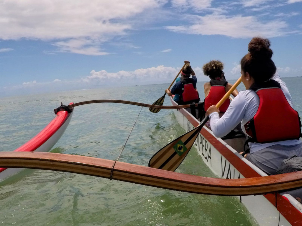 Passeio de canoa por Boipeba