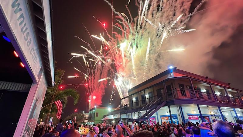 Show de fogos de artifício 4th of July em Old Town em Kissimmee