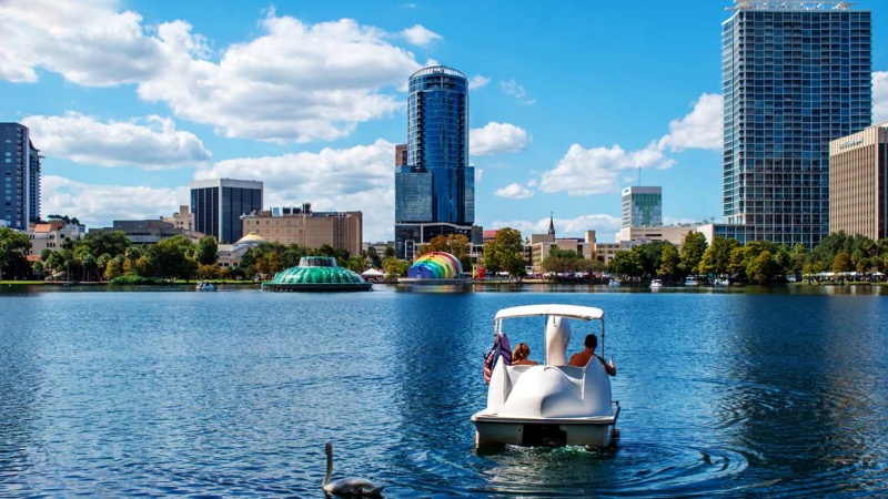 Pedalinho no Lake Eola Park em Orlando