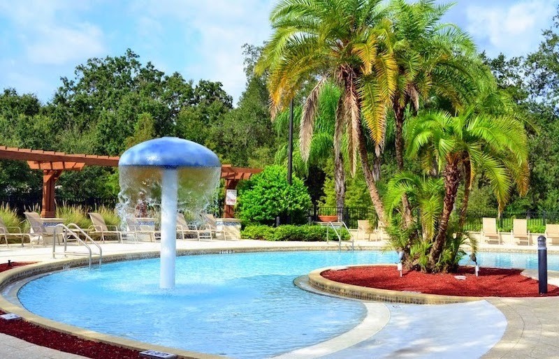 Área da piscina do condomínio Lucaya Village Resort em Orlando