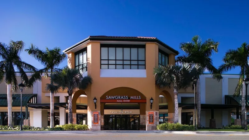 Fachada do outlet Sawgrass Mills em Miami