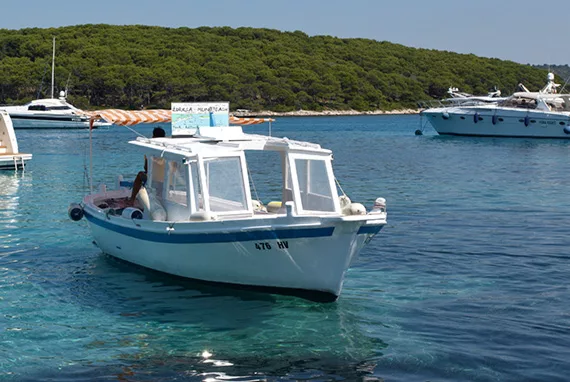 Táxi boat em Hvar