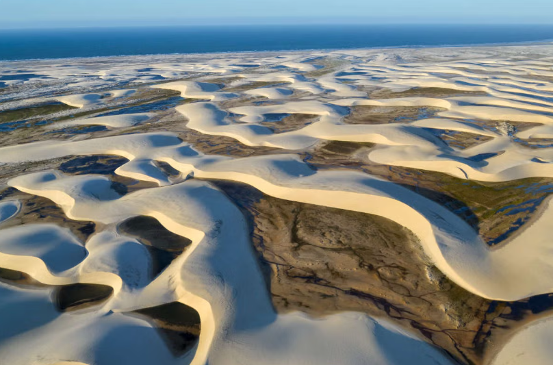 Passeio de monomotor pelos Lençóis Maranhenses