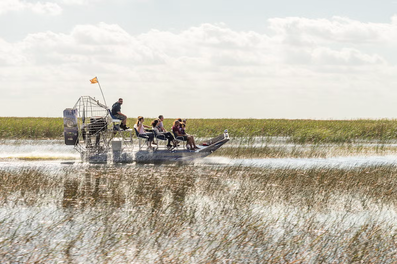 Passeio de aerobarco pelos Everglades próximo a Miami