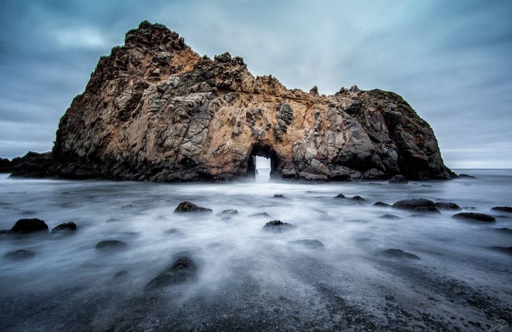 Praia Pfeiffer Beach em Big Sur