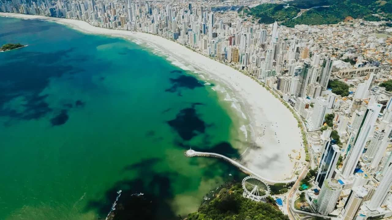 Excursão de Florianópolis a Balneário Camboriú e Unipraias