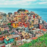 Qual é a cidade mais turística de Cinque Terre