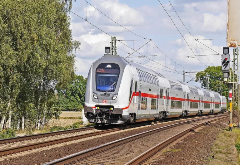 Viagem de trem em Frankfurt na Alemanha