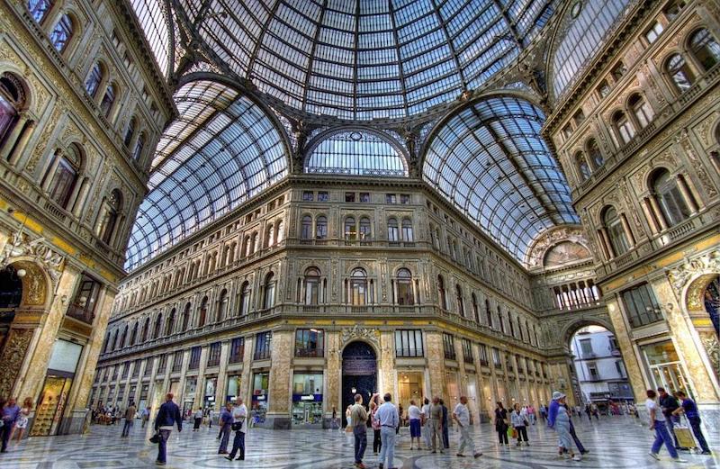 Galleria Umberto I em Nápoles