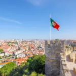 Bandeira de Portugal no Castelo de S&atilde;o Jorge em Lisboa
