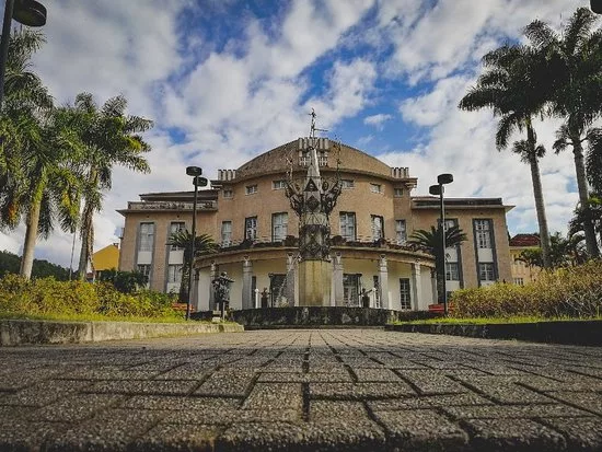 Teatro Carlos Gomes não pode ficar fora do roteiro de 3 dias em Blumenau