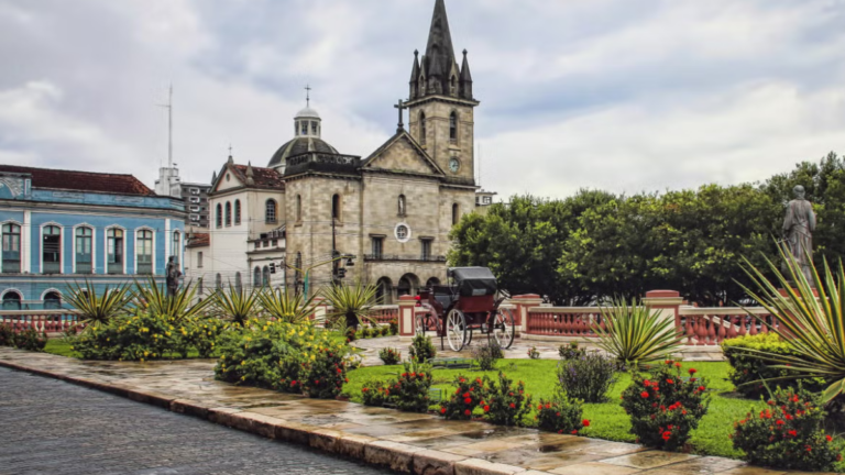 Como achar passagens aéreas baratas para Manaus