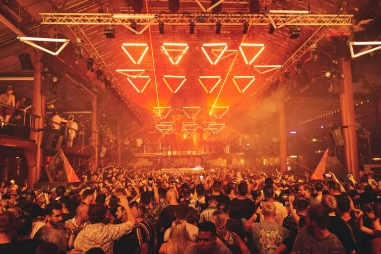 5 Melhores baladas em Ibiza