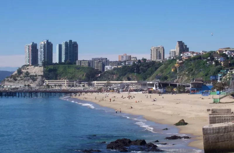 Praia Caleta Portales em Valparaíso