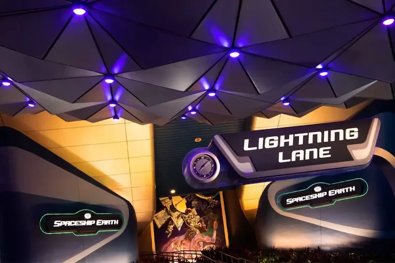 Entrada do Lightning Lane na Spaceship Earth no Epcot da Disney Orlando