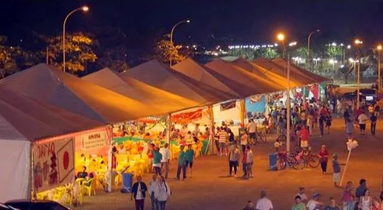 Centro de Ubatuba de noite