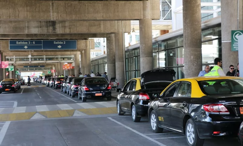 Táxis no Aeroporto Internacional de Santiago