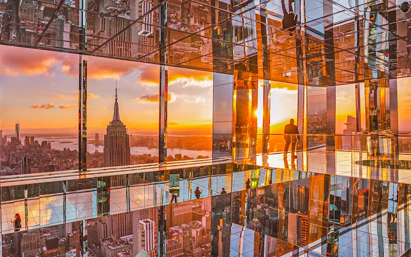 Vista do pôr do sol no observatório Summit One Vanderbilt em Nova York