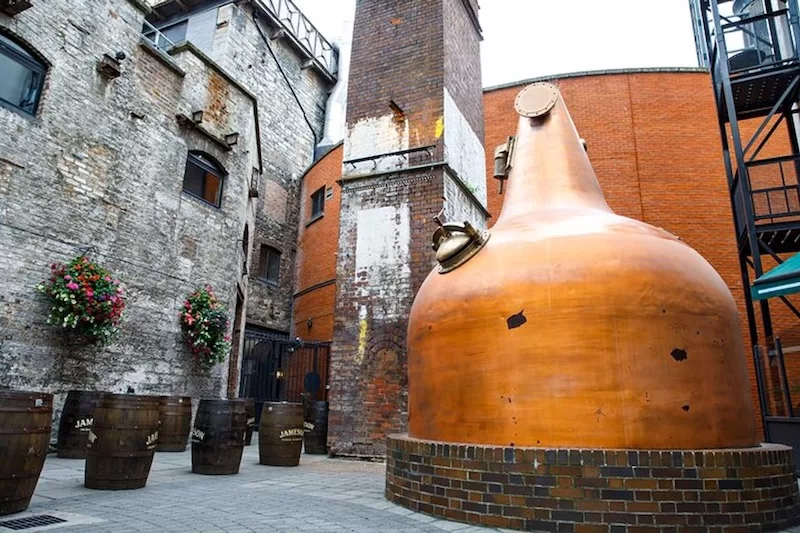 Visita à Destilaria Old Jameson em Dublin