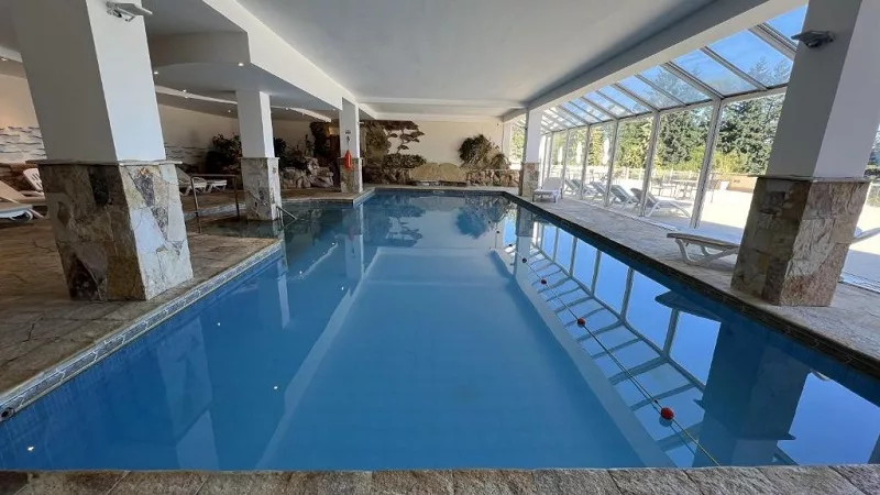 Piscina de hotel incrível em Bariloche