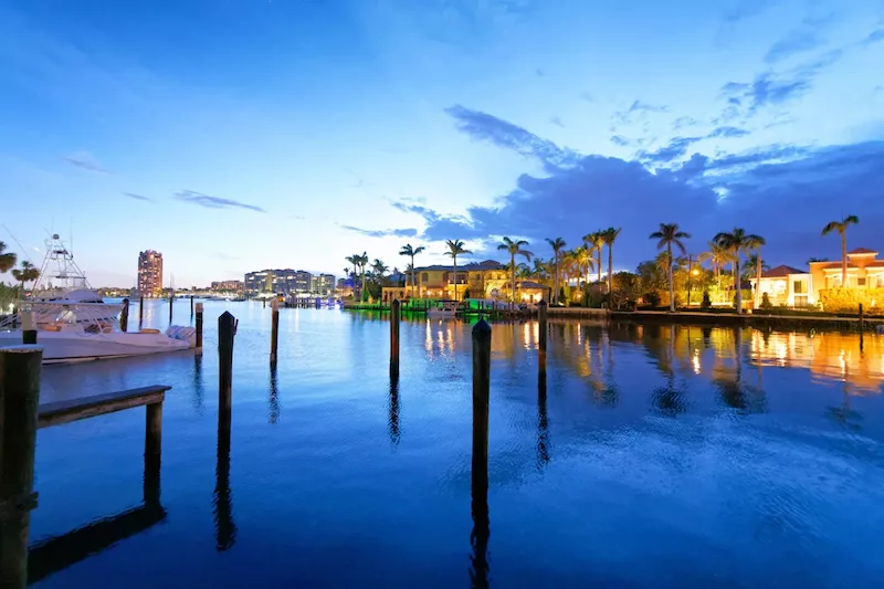 Paisagem de Boca Raton à noite