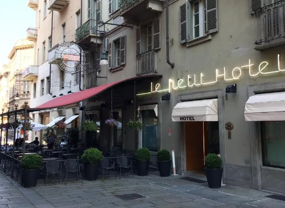 Le Petit Hotel 