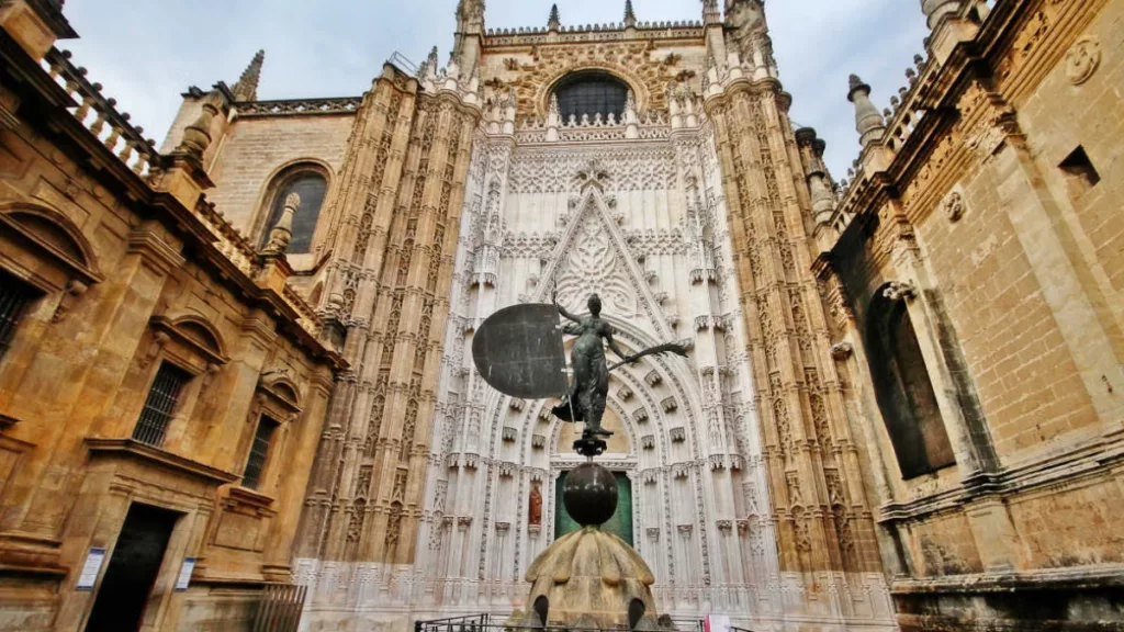 Pórtico da Catedral Santa Maria de la Sede